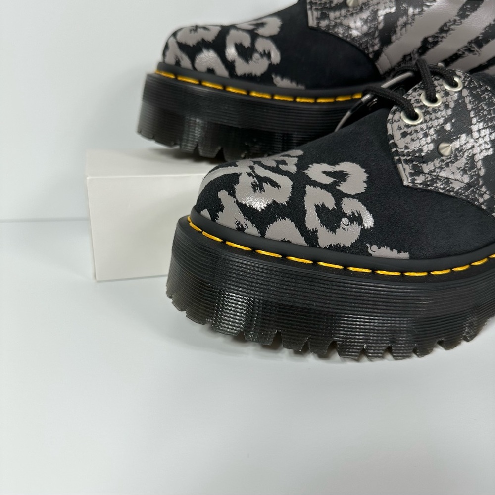 DR DOC MARTENS 1461 QUAD WOMENS SPIKED SHOES SIZE 6 BLACK GRAY NEW - Picture 5 of 10